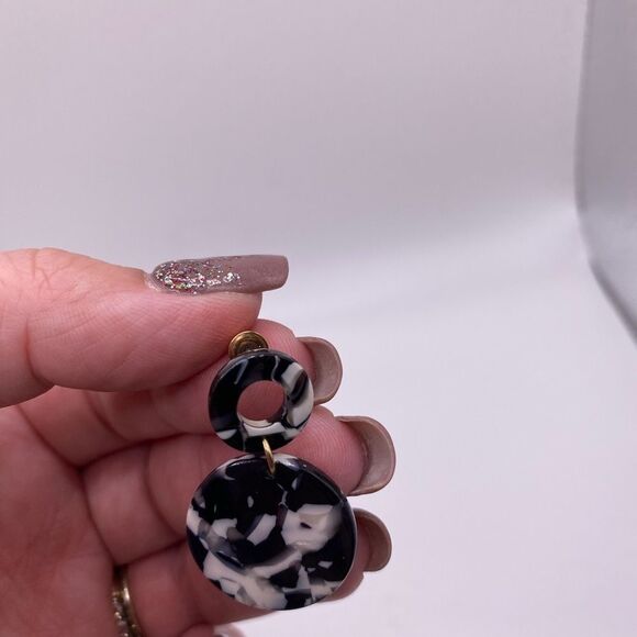 4/$20 Marbled Drop Earrings - Picture 7 of 8